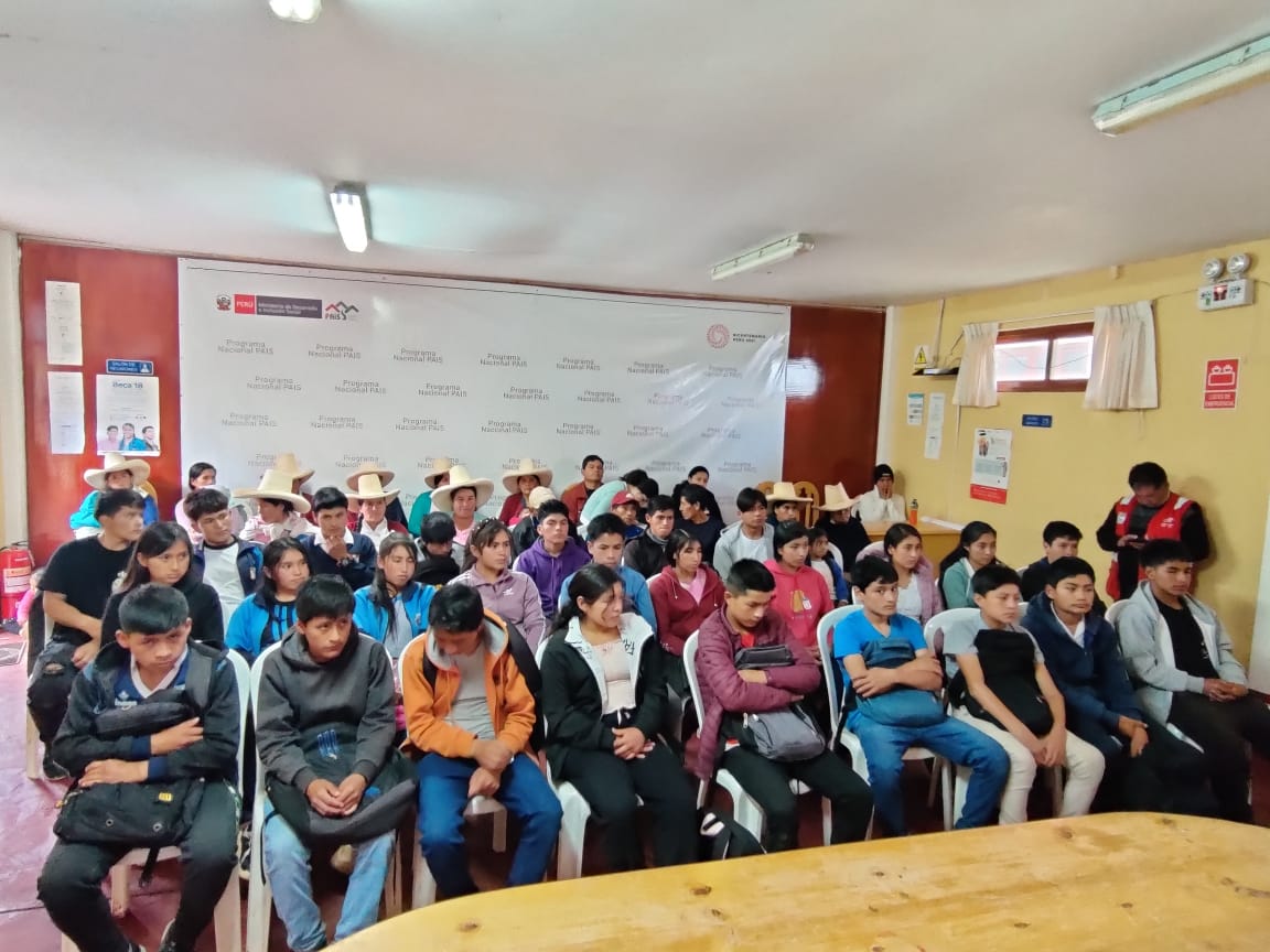 Son 43 estudiantes que iniciarán la formación técnica en electricidad