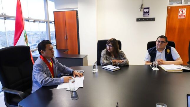 En la primera reunión el Presidente de la Corte de Sullana Yone Li Córdova con nuevas autoridades del Distrito Fiscal