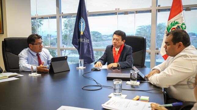 El presidentte de la Corte de Sullana Yone Pedro Li Córdova escuchó las propuestas de los administradores del Distrito Judicial