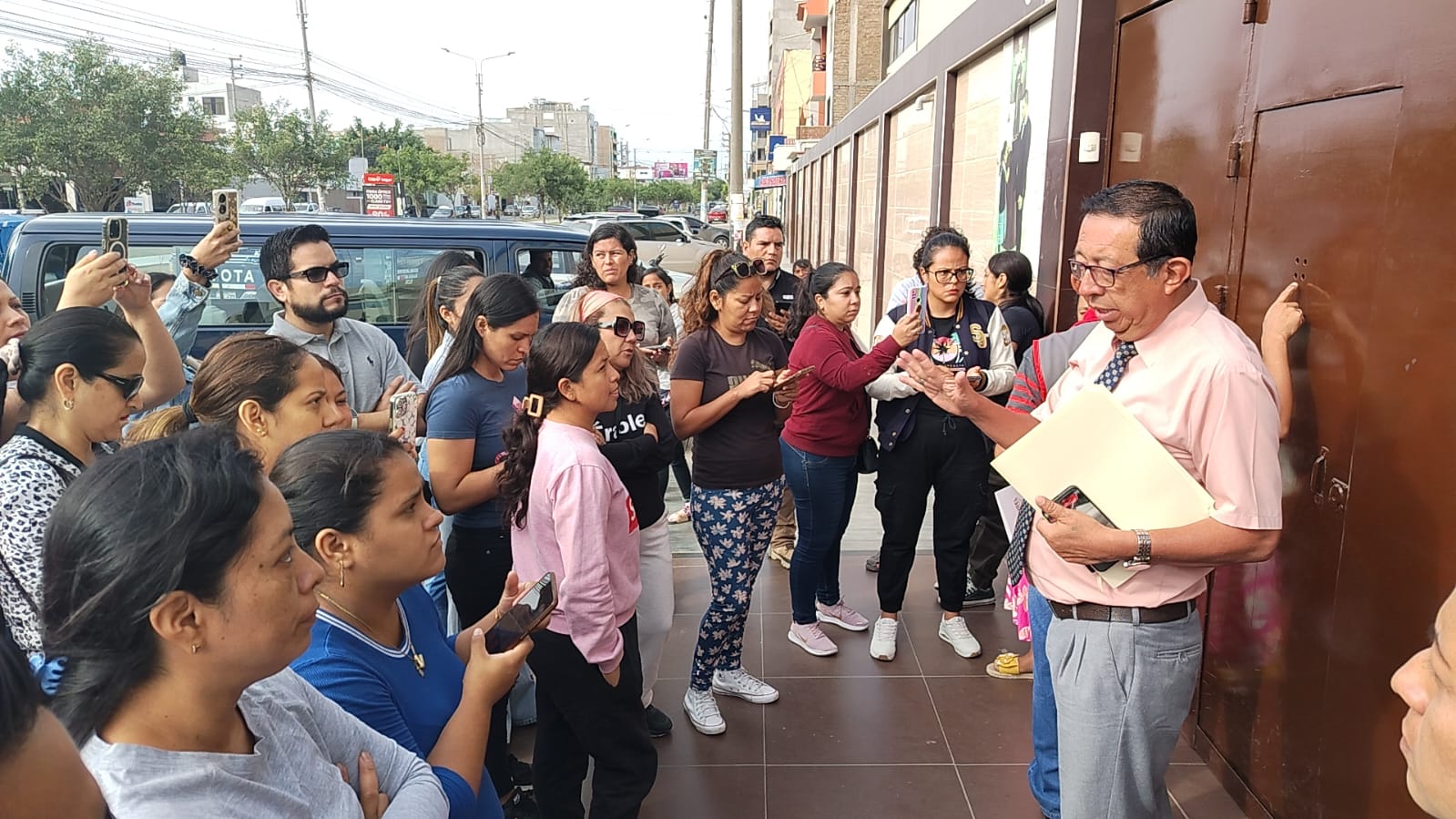Visita a colegio Santa María Reina 2