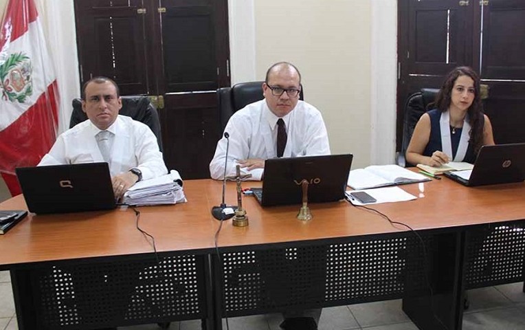 Juzgado Colegiado integrado por los jueces especializados Erick Sánchez, Manuel Carhuachinchay y Jocelyne Gutiérrez