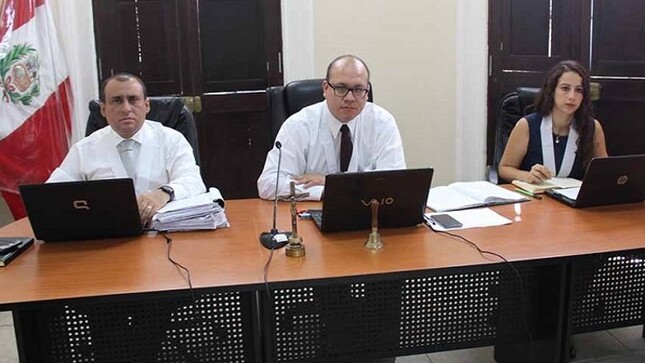 Juzgado Colegiado integrado por los jueces especializados Erick Sánchez, Manuel Carhuachinchay y Jocelyne Gutiérrez