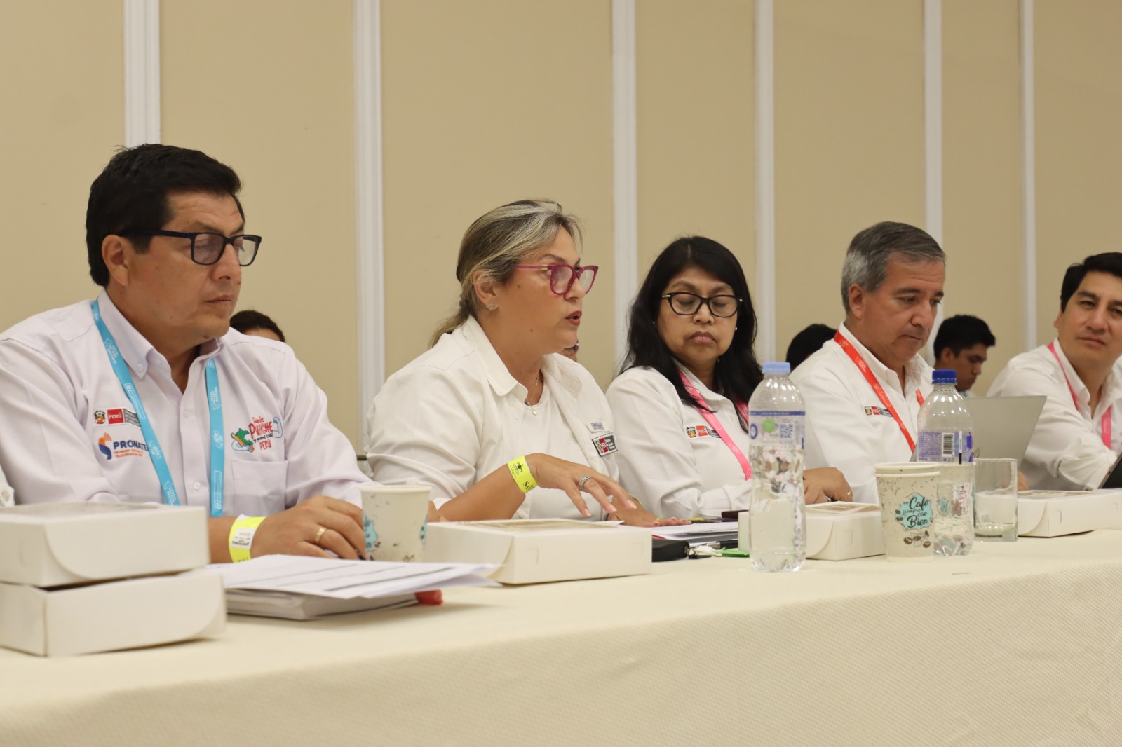 Gobernador Antonio Pulgar en reunión bilateral con el ministro de Transportes.