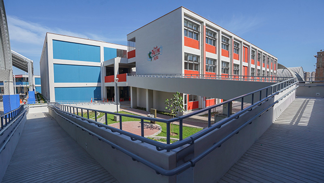 La comunidad educativa de la escuela bicentenario general prado recibió sus nuevas instalaciones equipadas
