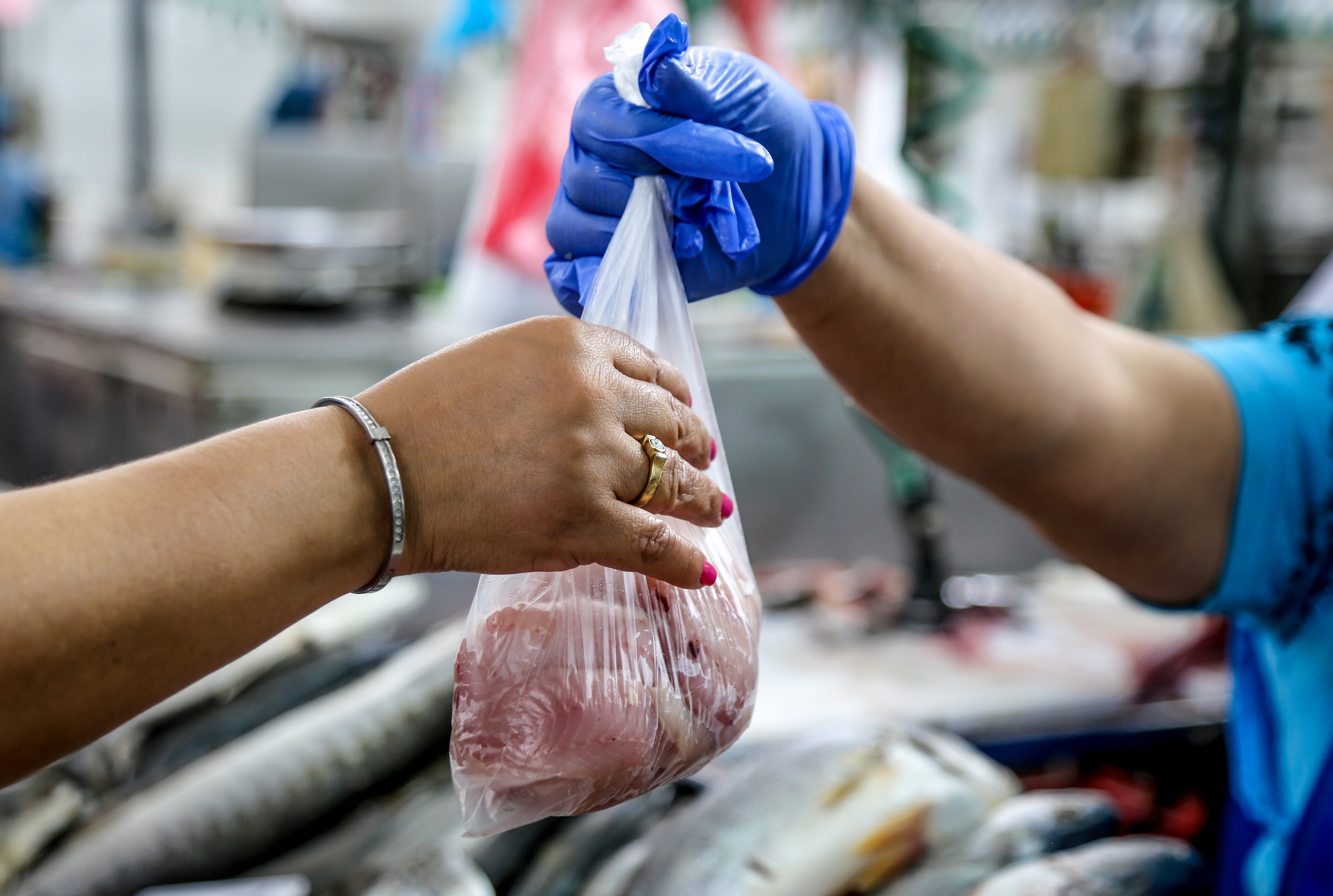 Adquisición de productos marinos