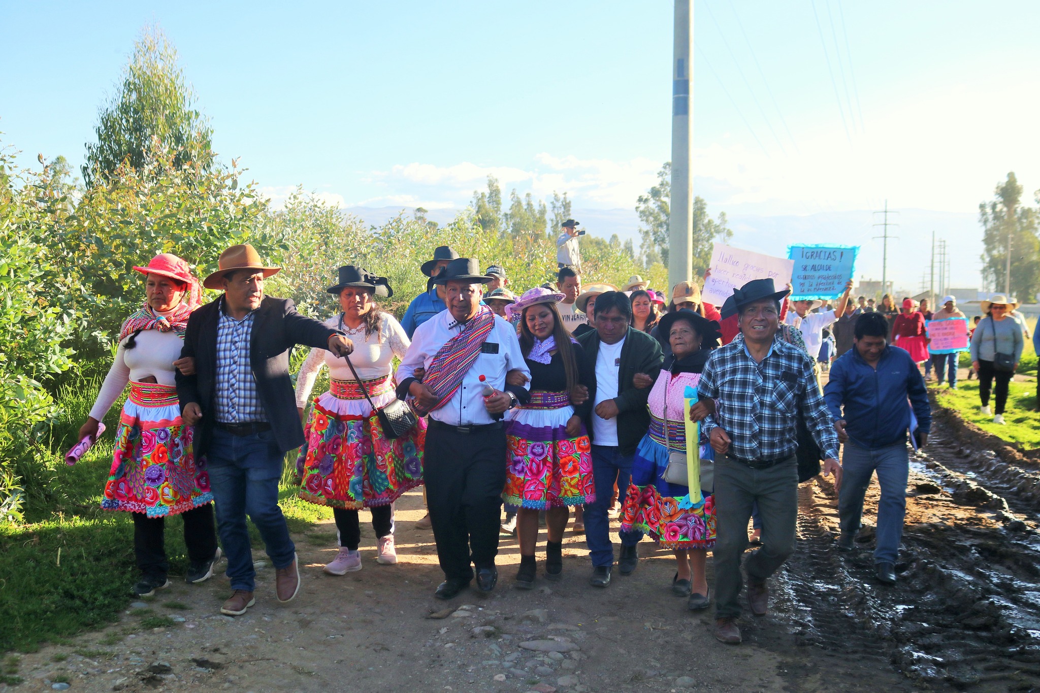 Apertura de nueva avenida La Esperanza