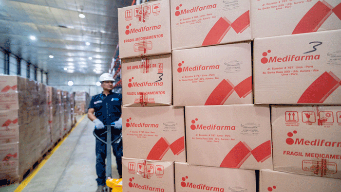 Ministro César Vásquez: más de 150 000 unidades de suero fisiológico son liberados para su uso en Lima y regiones
