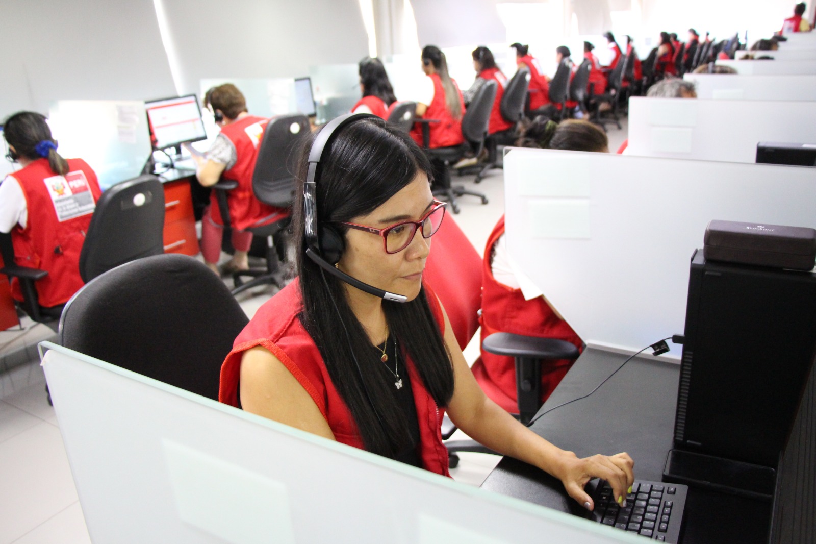 Línea 100, Centros Emergencia Mujer, Chat 100 y otros servicios continuarán funcionando durante el feriado largo