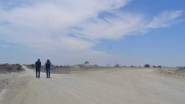 Gobierno Regional otorga buena pro de la carretera PI-127 Piura-sechura que transformará el comercio y transporte en 5 distritos 