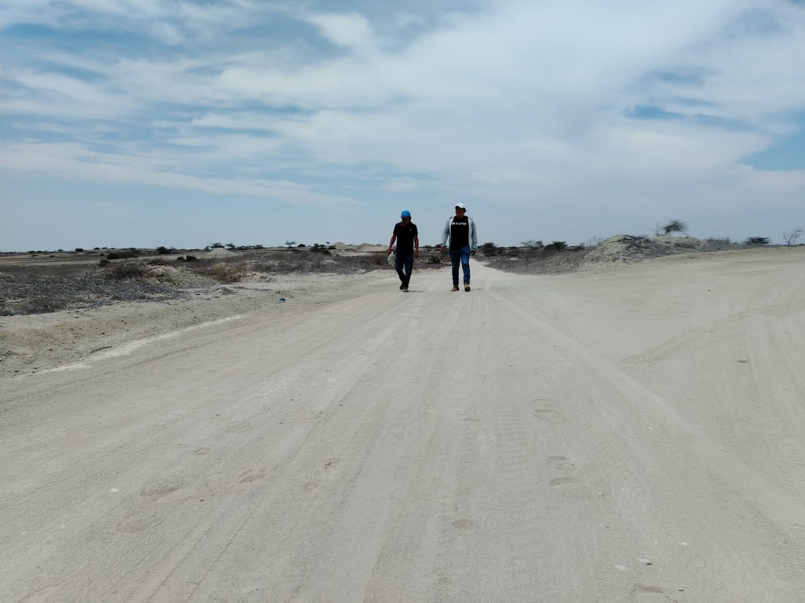 Gobierno Regional otorga buena pro de la carretera PI-127 Piura-sechura que transformará el comercio y transporte en 5 distritos