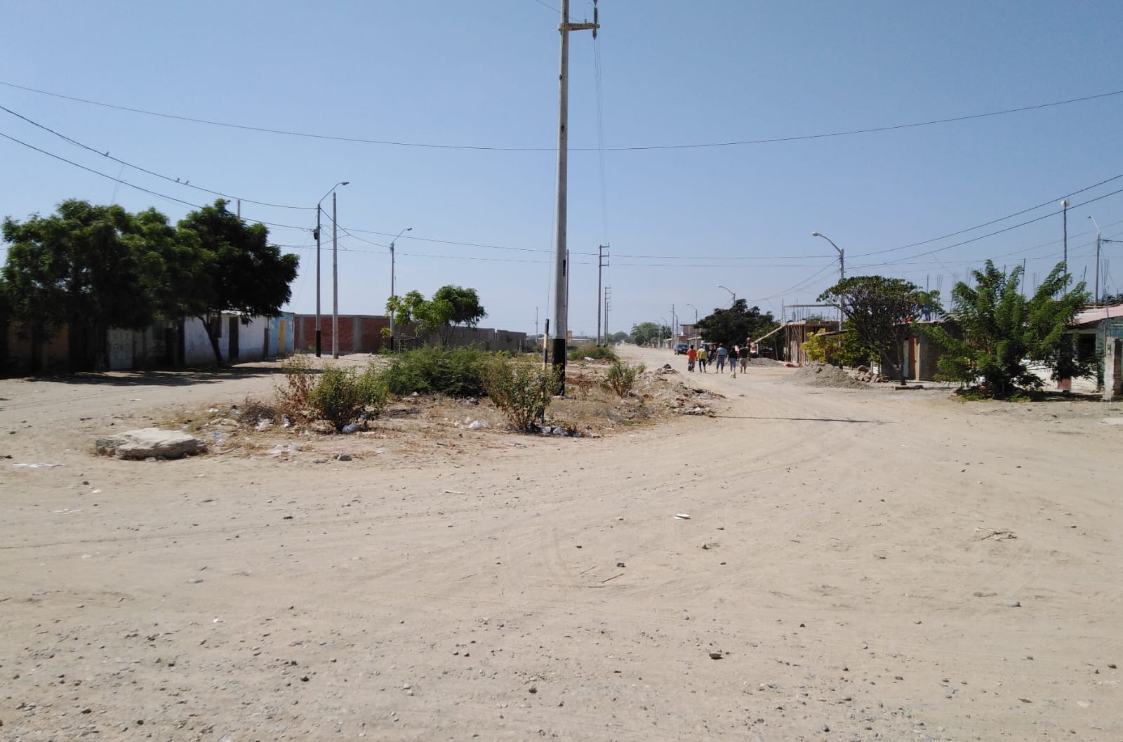 Gestión del Gobierno Regional lanza convocatoria de dos nuevas obras de pistas y veredas en Sullana por más de 37 millones
