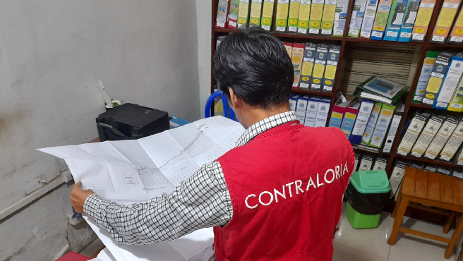 Ucayali.- La Contraloría General de la República determinó que funcionarios de la Municipalidad Provincial de Purús pagaron irregularmente por expedientes técnicos deficientes e inutilizables para llevar a cabo ocho proyectos de transitabilidad peatonal en comunidades nativas; hecho que generó un perjuicio económico de S/ 280 mil y afectó el correcto uso de los recursos públicos.