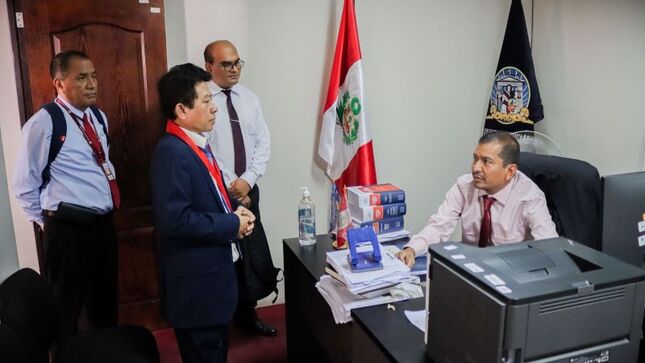 El presidente de la Corte acompañado del equipo técnico visitó todos los juzgados de las diferentes sedes de Talara