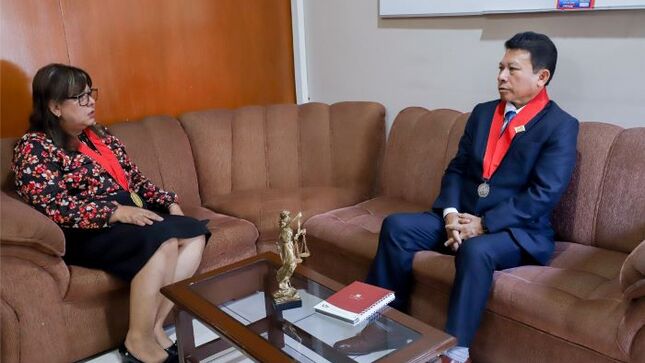 El presidente de la Corte de Sullana Yone Li Córdova se reunió con la presidenta de junta de fiscal Carolina Delgado