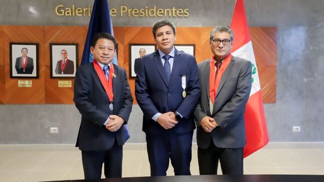 El joven abogado César Arámbulo Espinoza, juramentó como juez del Segundo Juzgado Paz Letrado Laboral