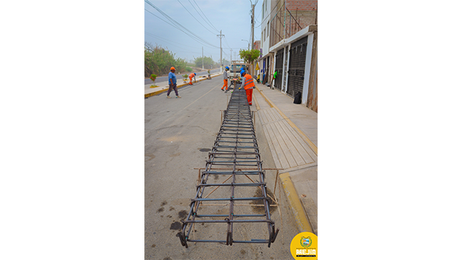 Continúa la construcción del muro de contención para la protección de la carpeta asfáltica de la Urb. José Carlos Mariátegui