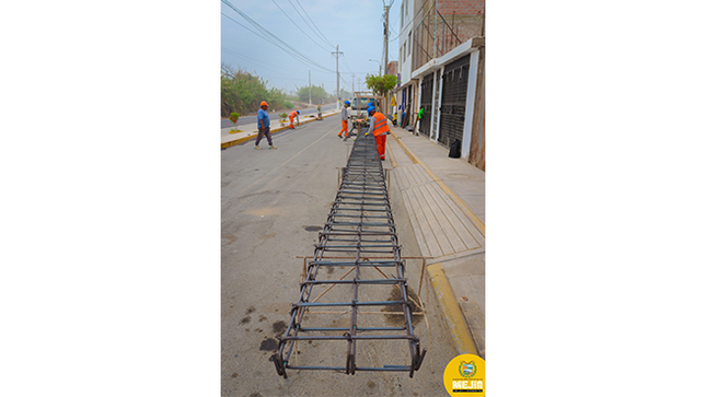 Continúa la construcción del muro de contención para la protección de la carpeta asfáltica de la Urb. José Carlos Mariátegui