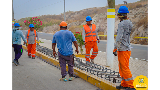 Continúa la construcción del muro de contención para la protección de la carpeta asfáltica de la Urb. José Carlos Mariátegui