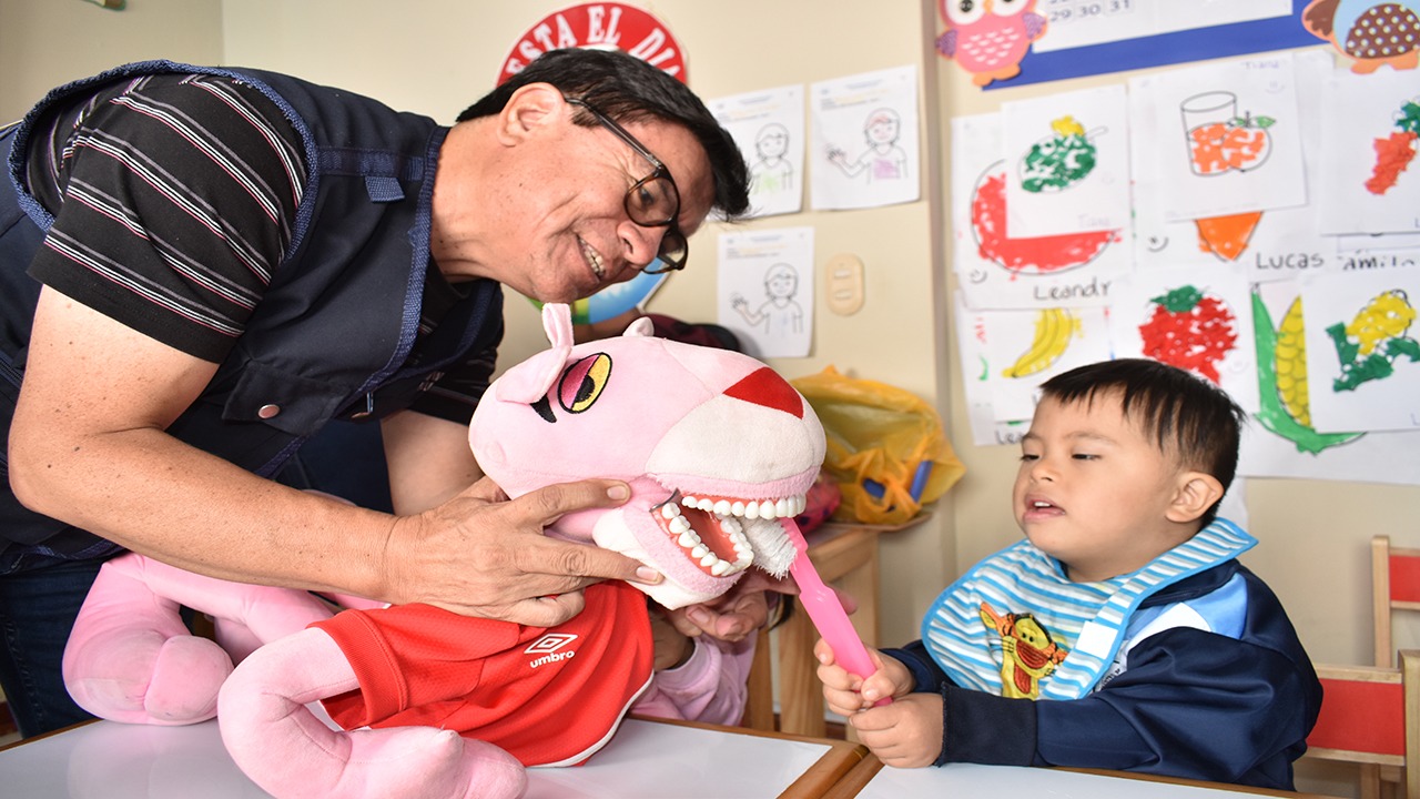 Educando a los niños en la prevención de una buena salud bucal 