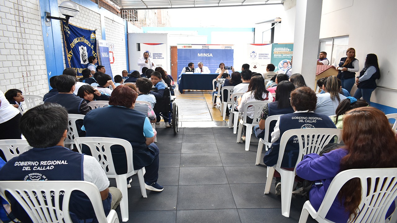 acto protocolar de  Salud bucal 