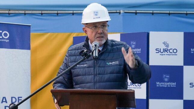 Comuna surcana entrega habilitaciones urbanas a la Urb. Cercado
