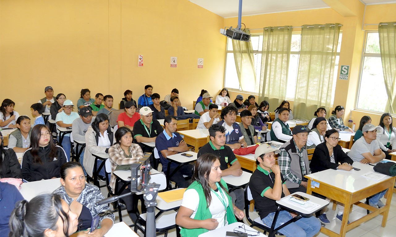 Capacitación producción de abono orgánico