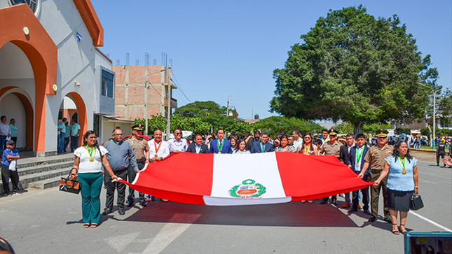 152° aniversario: Paseo e izamiento del Pabellón Nacional