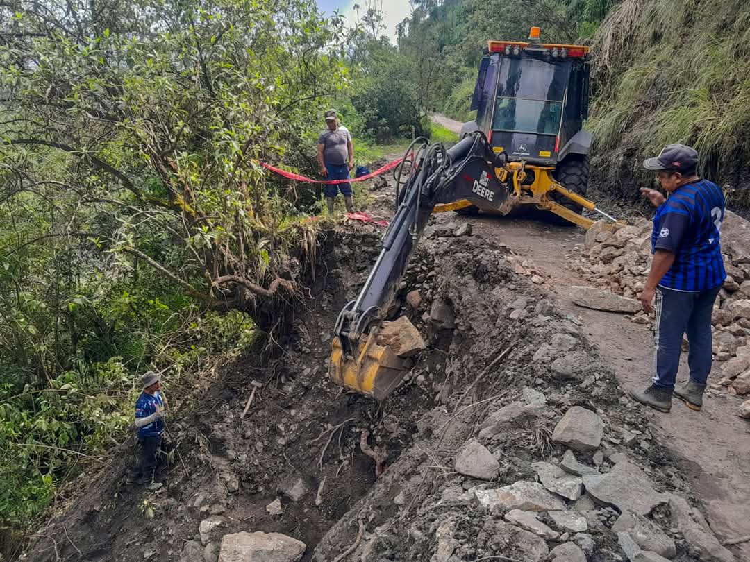 Gore Desplegó 26 Maquinarias Para Atender Emergencia Por Lluvias En La Sierra