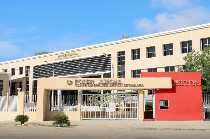 En la sede principal de la Corte de Sullana están ubicados las oficinas de Presidencia y Administración