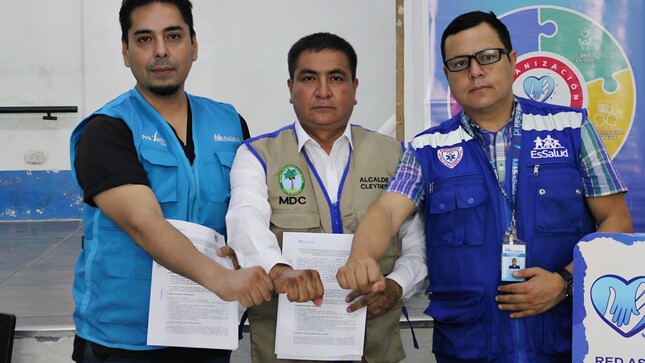alcalde y funcionarios de essalud