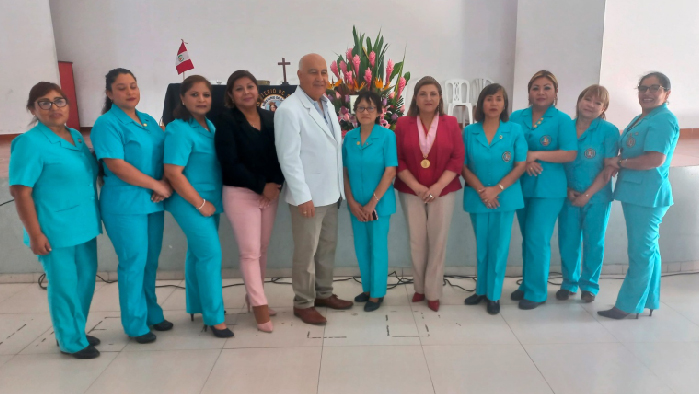 Juramentan directivos SIPROEN