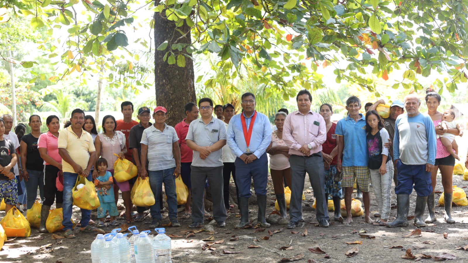 Corte Ucayali llevó ayuda humanitaria a más de 200 familias afectadas por inundaciones en el marco de su XXXII Aniversario (4)