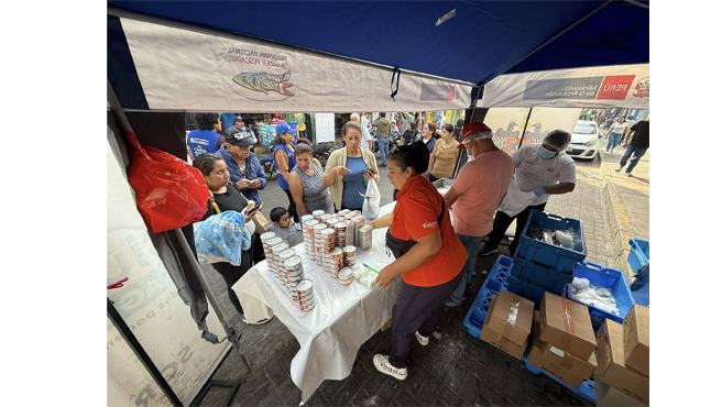 En esta feria, nuestros vecinos pudieron adquirir pescado bonito y jurel a precios módicos, además de conservas de pescado económicas, todo en beneficio de la alimentación saludable y accesible para las familias agustinianas.
La actividad se realizó en el Mercado Catalán, llevando productos frescos y de calidad a precios al alcance de todos.

¡Seguimos trabajando por ti y tu familia!
