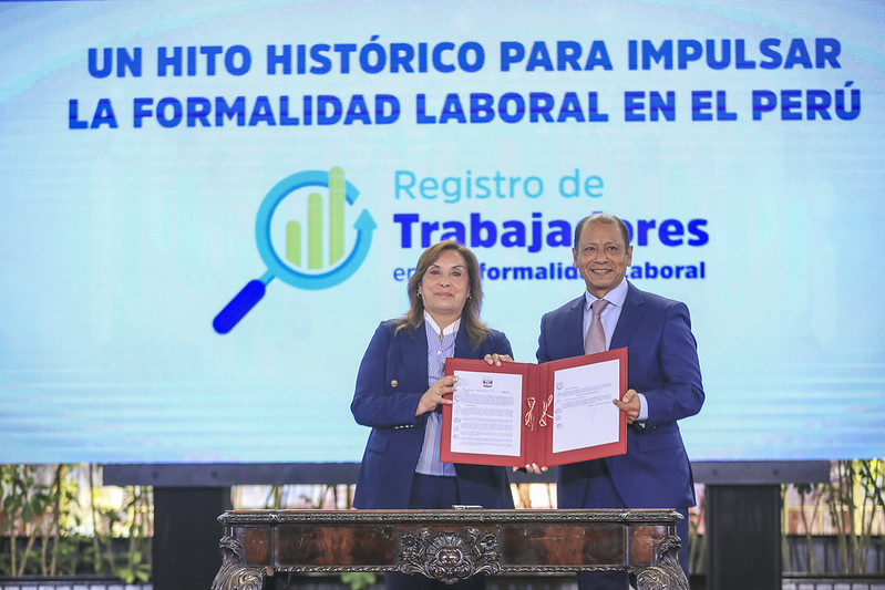 Presidenta Boluarte presenta registro histórico para reducir la informalidad laboral en el Perú