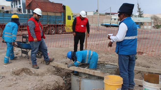 Moquegua. - La Contraloría General de la República detectó irregularidades en la adquisición de tuberías para la obra de saneamiento básico en las asociaciones de vivienda Pampas de San Antonio y anexos. Esto generó un perjuicio económico de S/ 1 523 935. El informe identificó presunta responsabilidad penal, funcional (PAS) y administrativa contra siete exservidores de la Municipalidad Distrital de San Antonio.