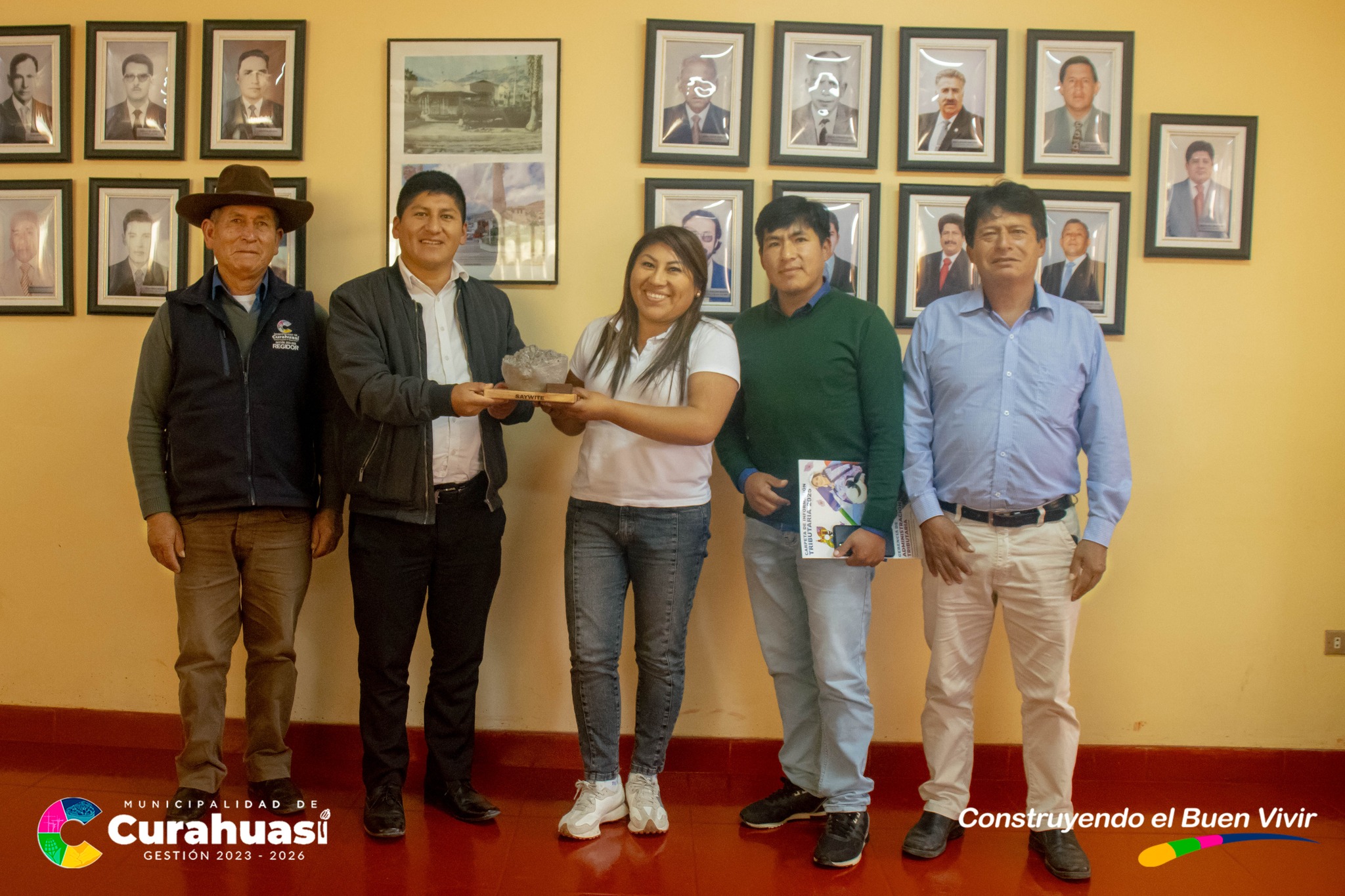 Alcalde Gorky Leรณn se Reรบne con la Congresista Elizabeth Taipe para Gestionar Mayor Presupuesto en Favor de Curahuasi