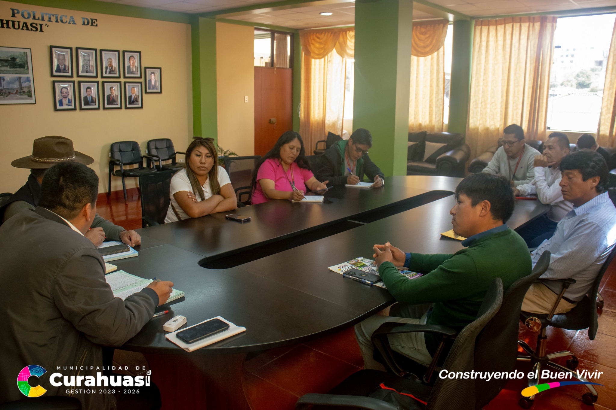 Alcalde Gorky Leรณn se Reรบne con la Congresista Elizabeth Taipe para Gestionar Mayor Presupuesto en Favor de Curahuasi