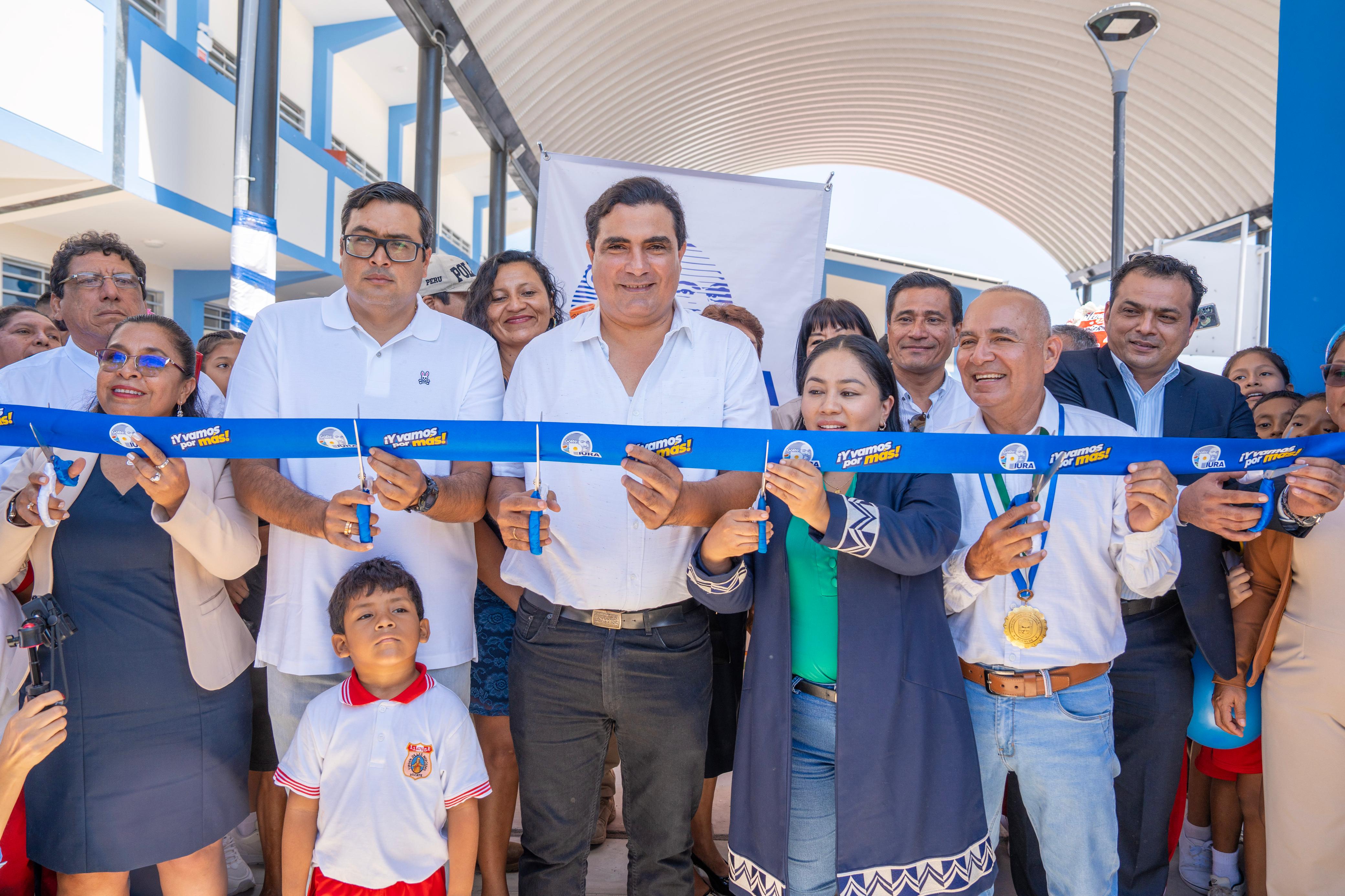 Tras 54 años de espera gobernador Luis Neyra inaugura colegio Nuestra Señora de las Mercedes de Viviate-Paita