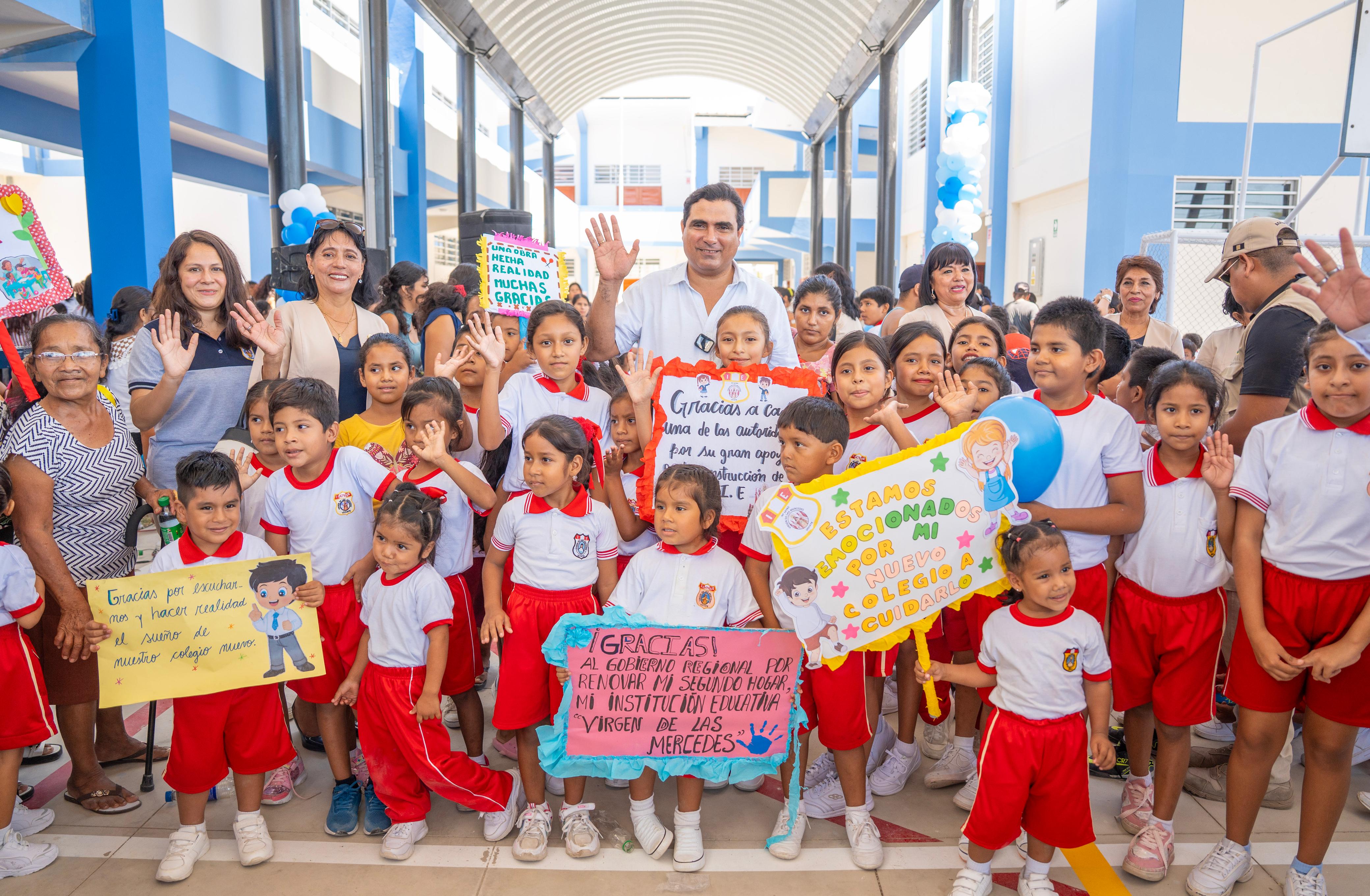 Tras 54 años de espera gobernador Luis Neyra inaugura colegio Nuestra Señora de las Mercedes de Viviate-Paita