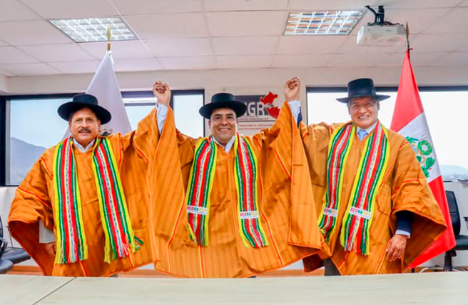Fotografía del Comité Ejecutivo de la Mancomunidad Regional de Los Andes, presidida por el Gobernador Regional de Apurímac.