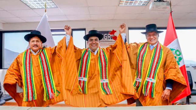 Fotografía del Comité Ejecutivo  de la Mancomunidad Regional de Los Andes, presidida por el Gobernador Regional de Apurímac.