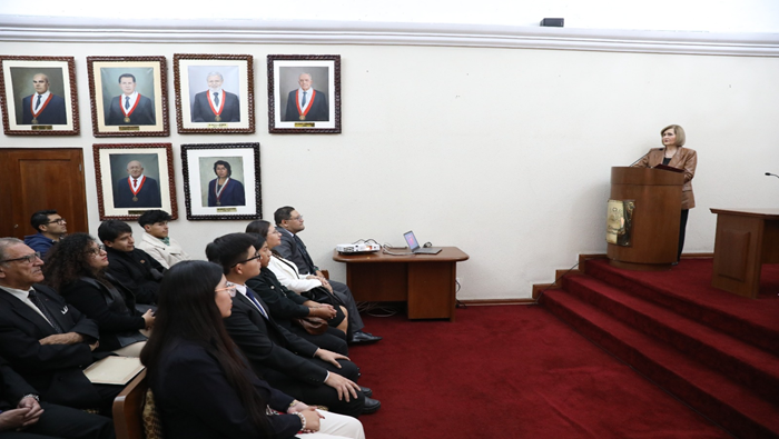 Presidenta del TC Luz Pacheco dictó conferencia sobre el fuero de la maternidad en la jurisprudencia del Tribunal Constitucional en Arequipa