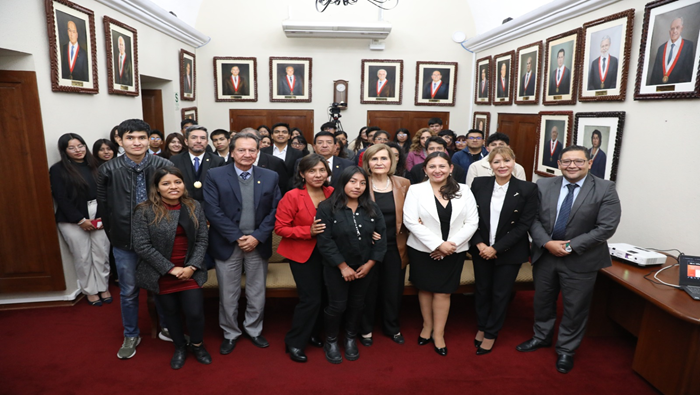 Presidenta del TC Luz Pacheco dictó conferencia sobre el fuero de la maternidad en la jurisprudencia del Tribunal Constitucional en Arequipa