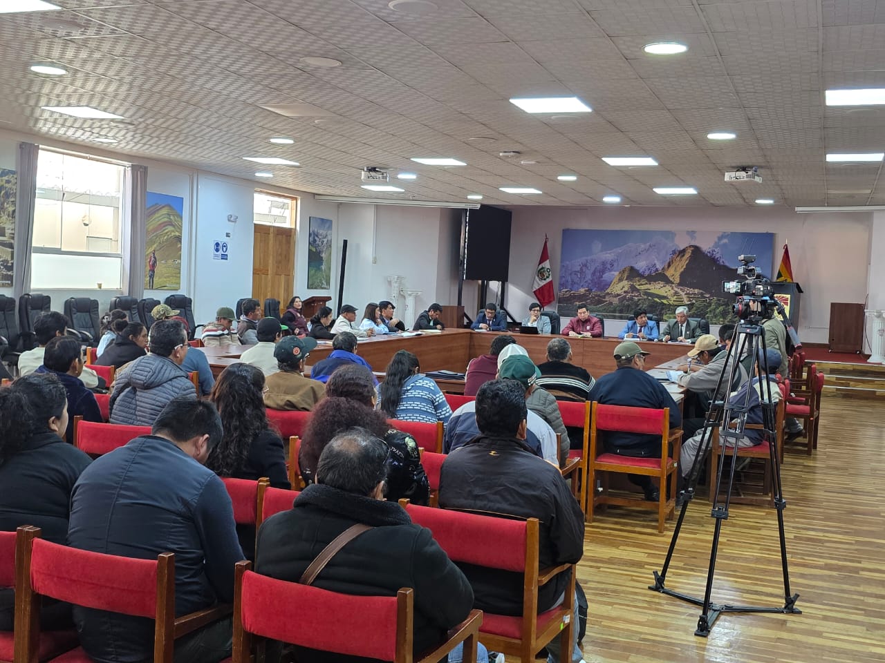 Demandan al ejecutivo regional agilizar sus necesidades urgentes los alcaldes distritales de Echarati, de Ivochote, Pangoa y Kiteni