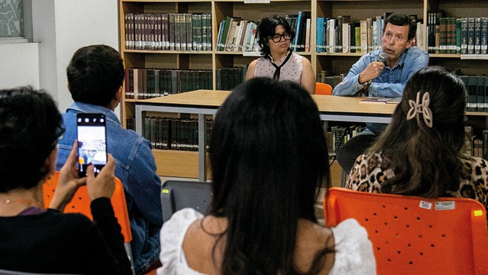 Lince celebró el Día Internacional del Libro con emotivo conversatorio literario