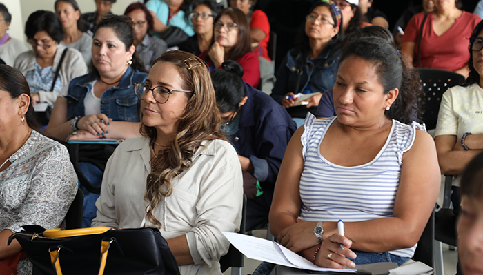 Mujeres emprendedoras de Lince fortalecen sus conocimientos financieros gracias a capacitación del MIMP y la SBS