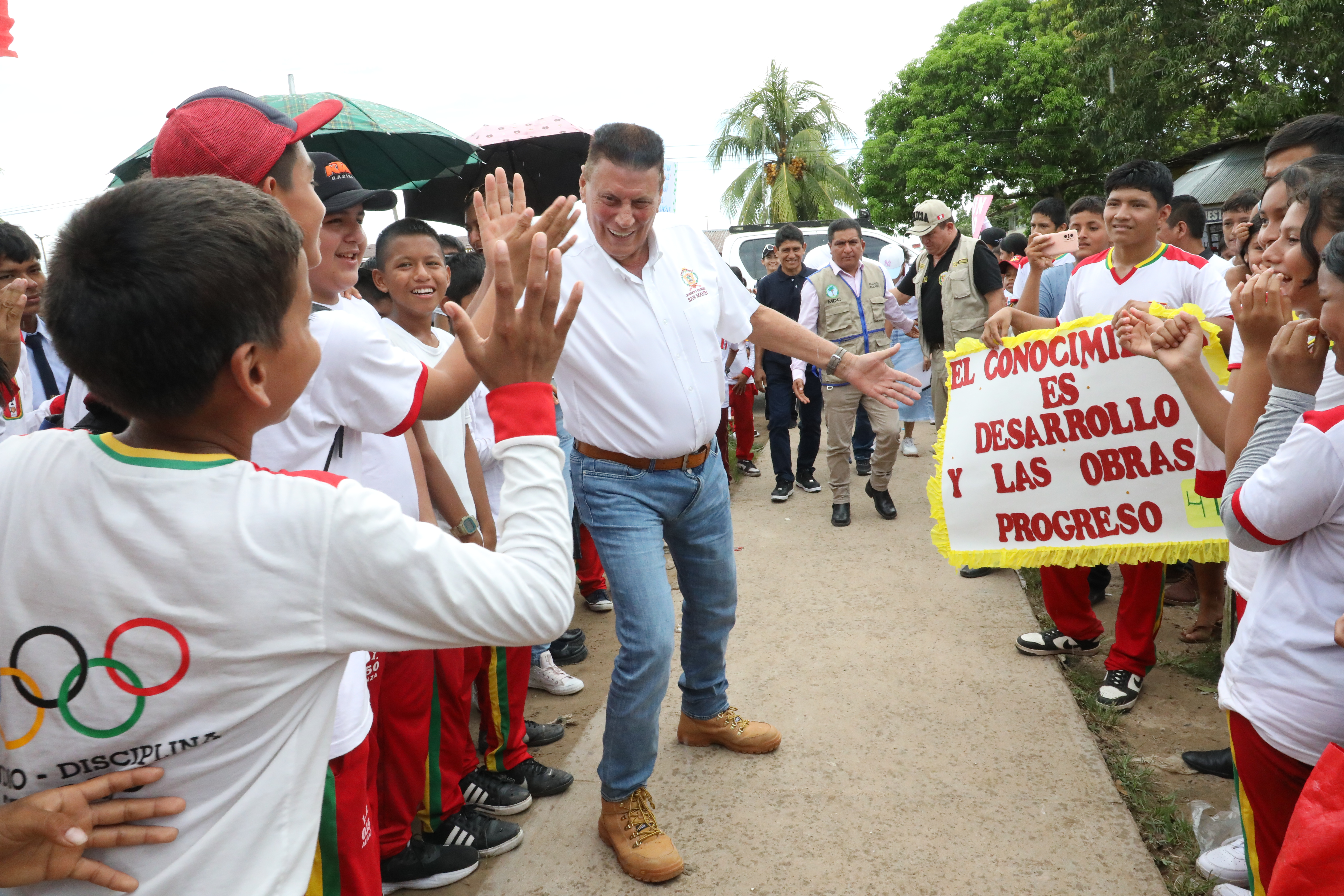 Esta vez se colocó la primera piedra para el inicio de la obra de construcción y equipamiento del nuevo local de la institución educativa 0350 "Mártires de la Amazonía" 