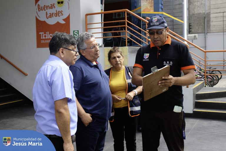 Los alumnos del colegio Trilce,  participaron de un simulacro de sismo organizado por la Subgerencia de Gestión del Riesgo de Desastres, cumpliendo con todas las indicaciones y evacuando de manera ordenada y tranquila. 
A lo largo de este año escolar,  continuaremos efectuando simulacros en distintos centros educativos para fomentar la cultura de prevención y reforzar los protocolos de evacuación.