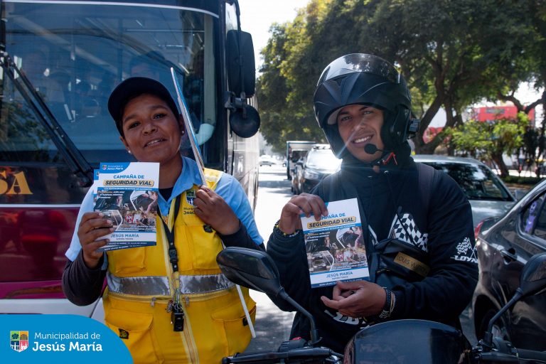 En coordinación con la Autoridad de Transporte Urbano, realizamos la campaña de sensibilización “No le des el volante al alcohol”, dirigida a conductores de transporte público y privado, así como vehículos menores.
Esta importante acción busca concientizar sobre los riesgos del consumo de alcohol al volante y fomentar una cultura de respeto y seguridad vial.
¡Seguimos trabajando por un tránsito más seguro en Jesús María!