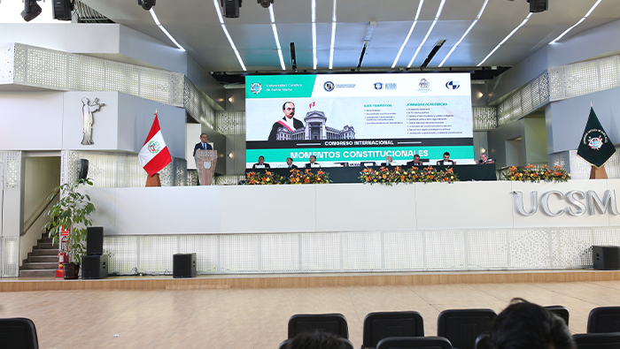 Vicepresidente del TC Helder Domínguez expuso en el Congreso Internacional “Momentos Constitucionales” realizado en Arequipa